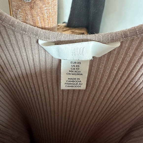 H&M Ribbed Tan Tanktop - Picture 3 of 5